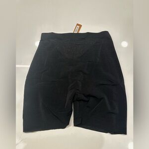 SKIMS Shapewear Low Back Short